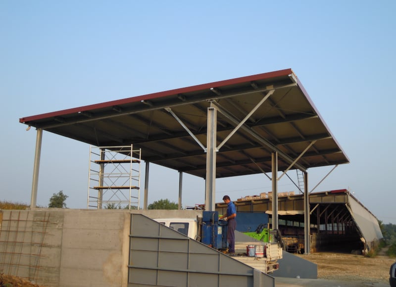 La Metalgros: Realizzazione di tettoie, pensiline e portici agricoli